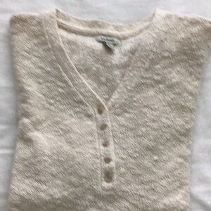 Women’s V-Neck short sleeve shirt.